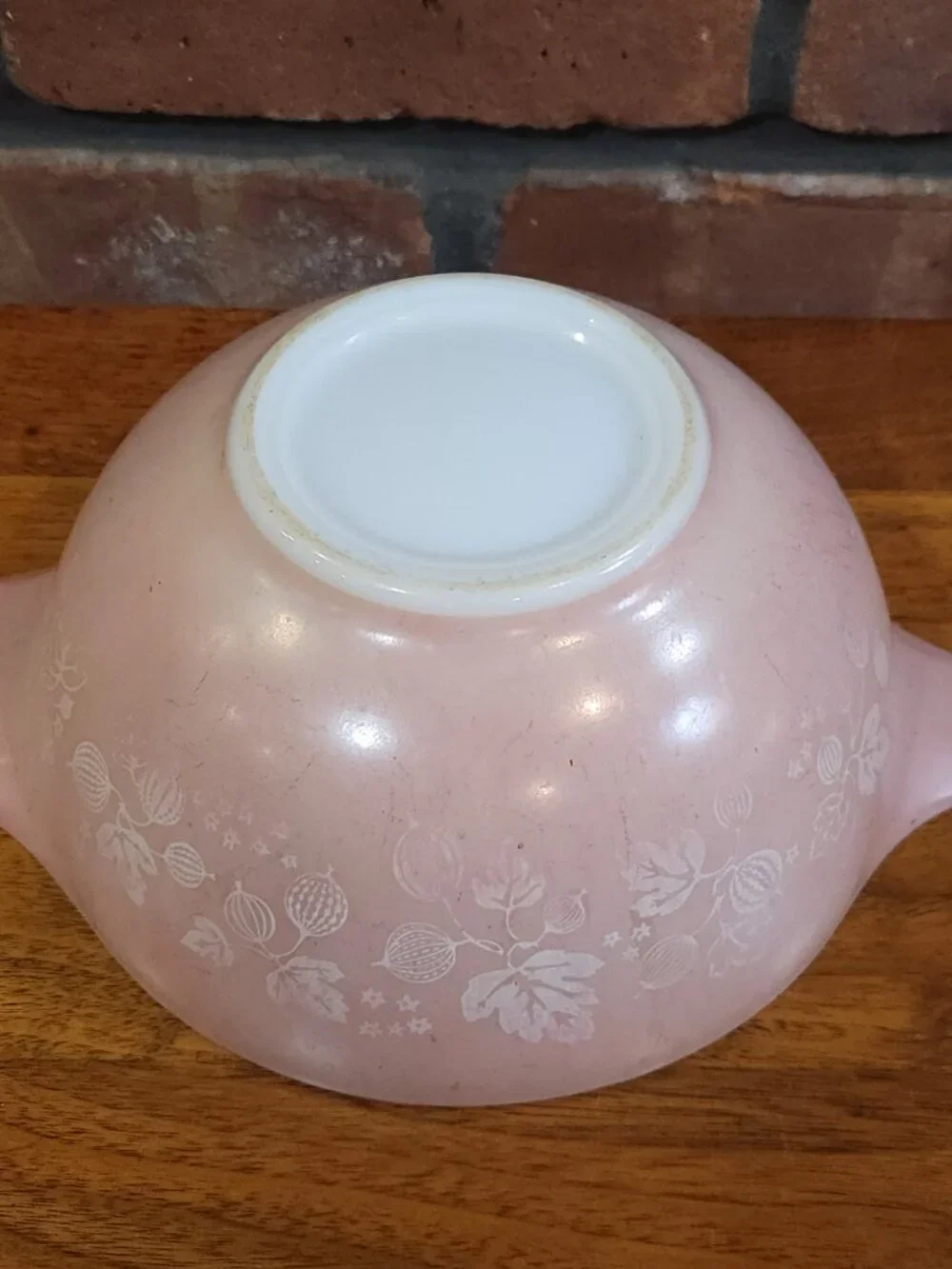 PYREX Vintage 1950s 442 1.5 Qt Gooseberry Cinderella Mixing Bowl in Pink